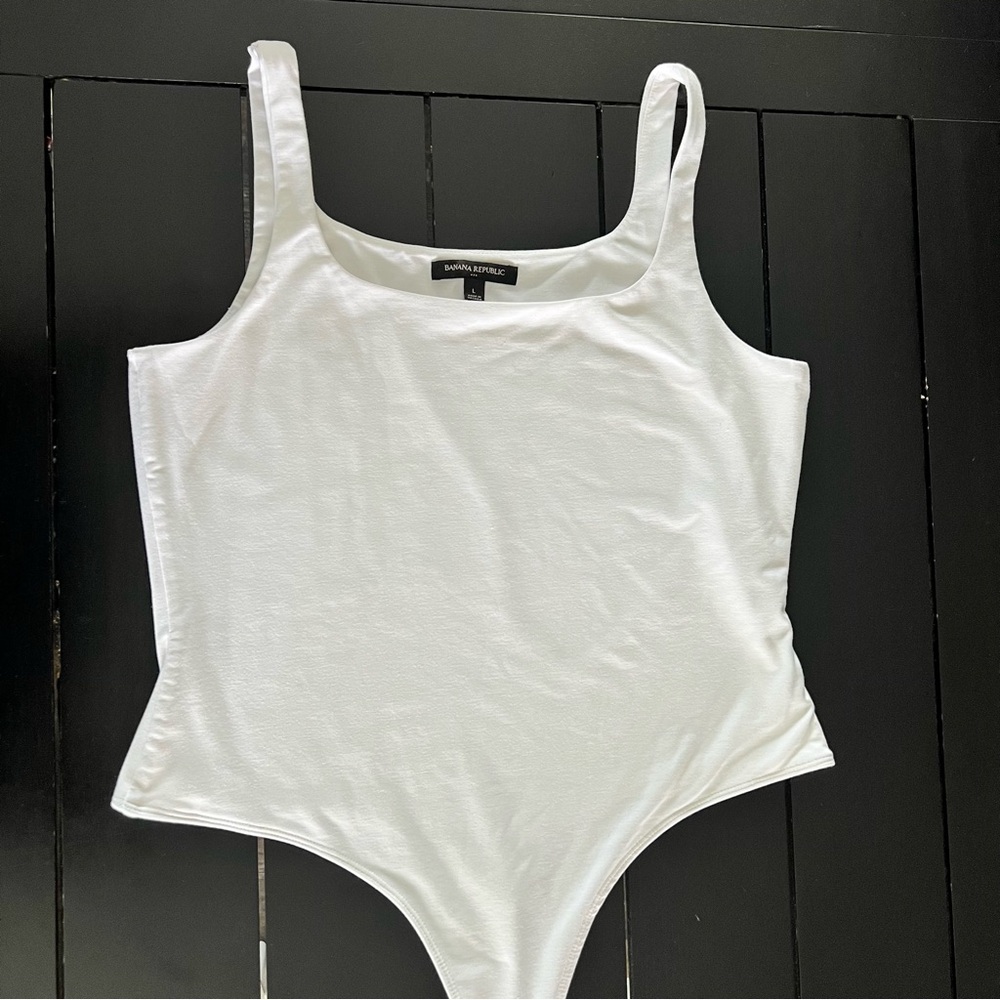 Banana Republic Classic White Top